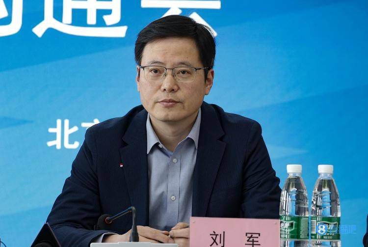 6月5日，恰逢《哈利·波特》系列人气角色德拉科·马尔福45岁生日之际，官方宣布汤姆·费尔顿将加盟百老汇舞台剧《哈利·波特与被诅咒的孩子》，时隔14年再次回归扮演马尔福。