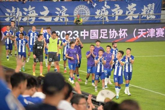 金鸡之翼，破晓之光；听，提名者说，一起跨越中国电影120年璀璨历程，奔涌光影未来无限可能。