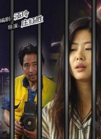 ” 《魔法坏女巫》首映礼 杨紫琼金色短发迷人亮相 2024-11-11 紫琼一袭Balenciaga 2024秋冬高定礼服亮相，金色短发造型搭配宝格丽灵蛇项链，整个人焕发出不一样的光彩。