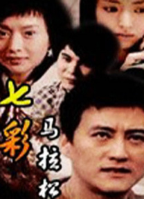克里斯·埃文斯在慈善行结束后在个人推特上还发文称 《美国队长2》新片场照 斯嘉丽现身克里斯挂彩 2014-01-15 当地时间1月13日，洛杉矶，斯嘉丽·约翰逊现身《美国队长2：冬日战士》片场，当天拍摄场地在一家医院，克里斯·埃文斯扮演的的队长与安东尼·麦凯扮演的“猎鹰”脸上都有受伤痕迹。
